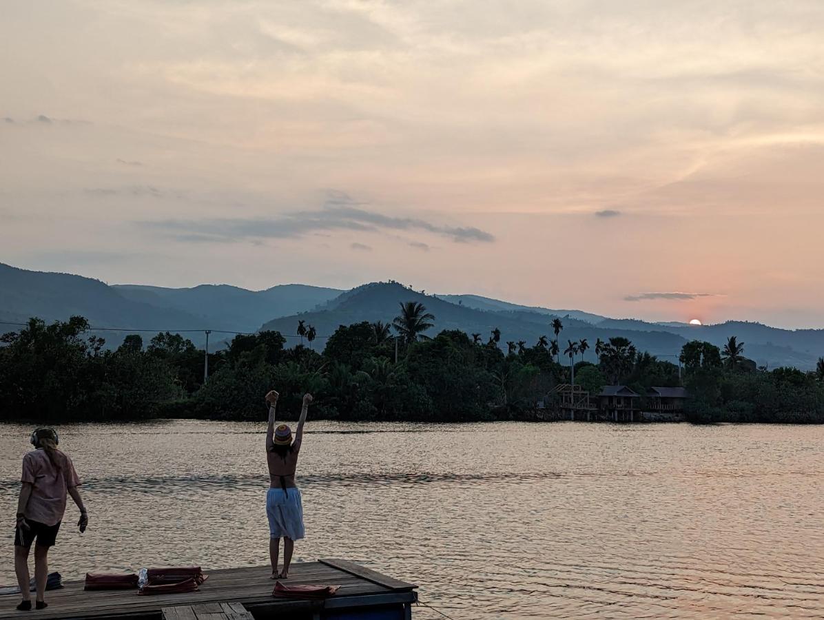 Yellow Sun Kampot Esterno foto